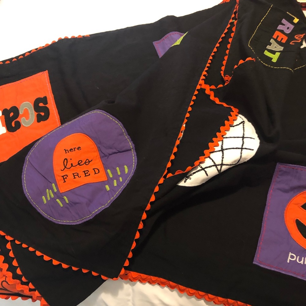 🎃 POTTERY BARN KIDS HALLOWEEN TABLE CLOTH 🎃